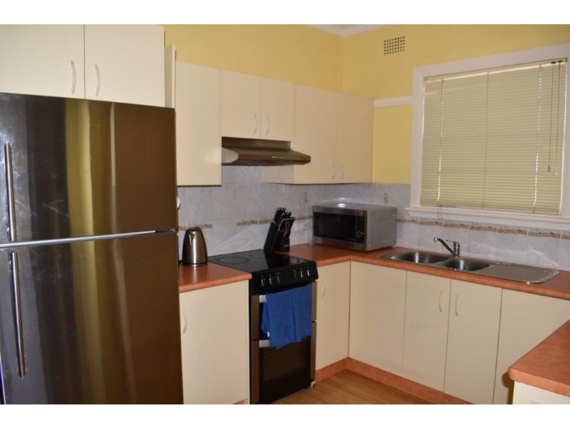 121 Gisborne Street, Wellington NSW 2820