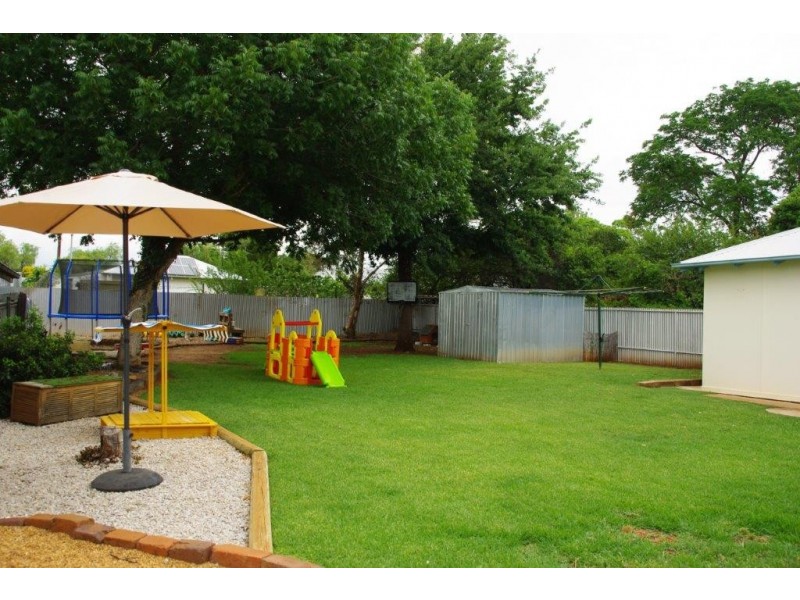 121 Gisborne Street, Wellington NSW 2820