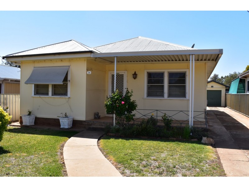 38 Arthur Street, Wellington NSW 2820