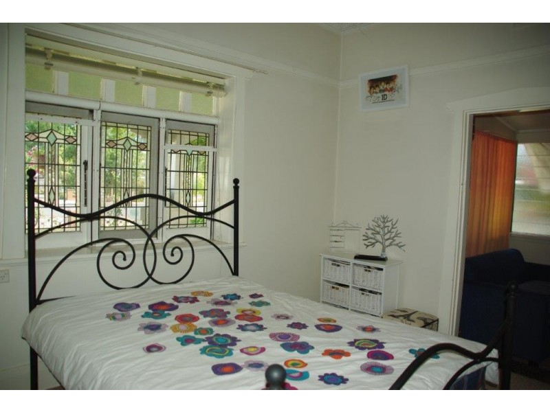 6 Warne Street, Wellington NSW 2820