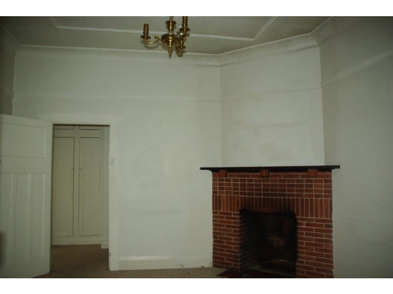 6 Warne Street, Wellington NSW 2820