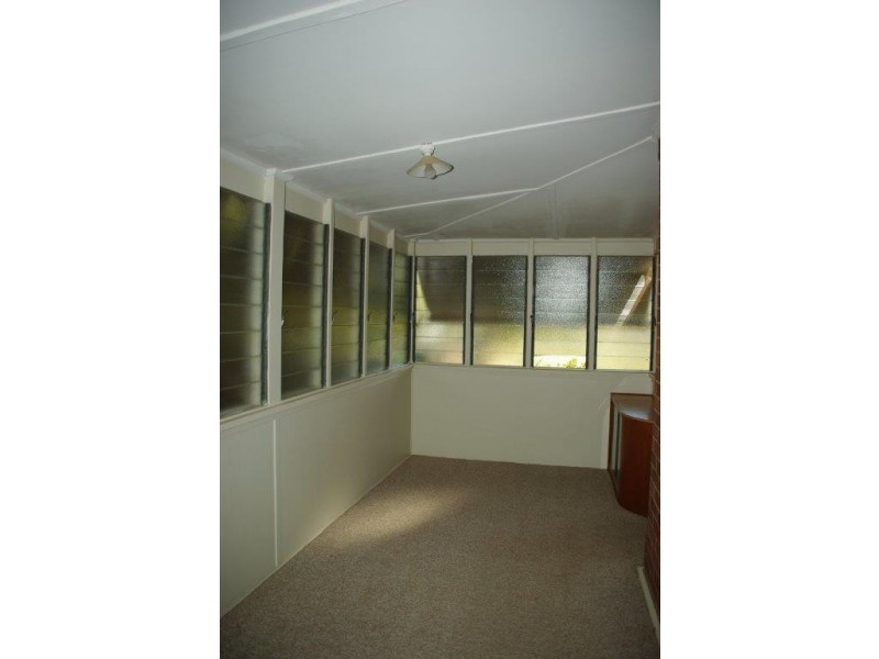 6 Warne Street, Wellington NSW 2820