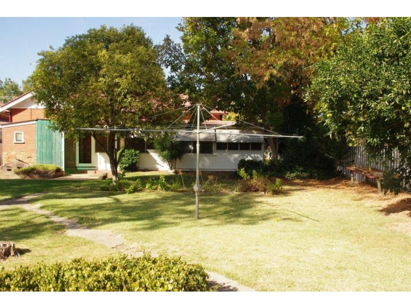 6 Warne Street, Wellington NSW 2820