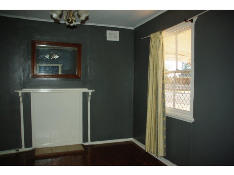 9 Clive Street, Wellington NSW 2820