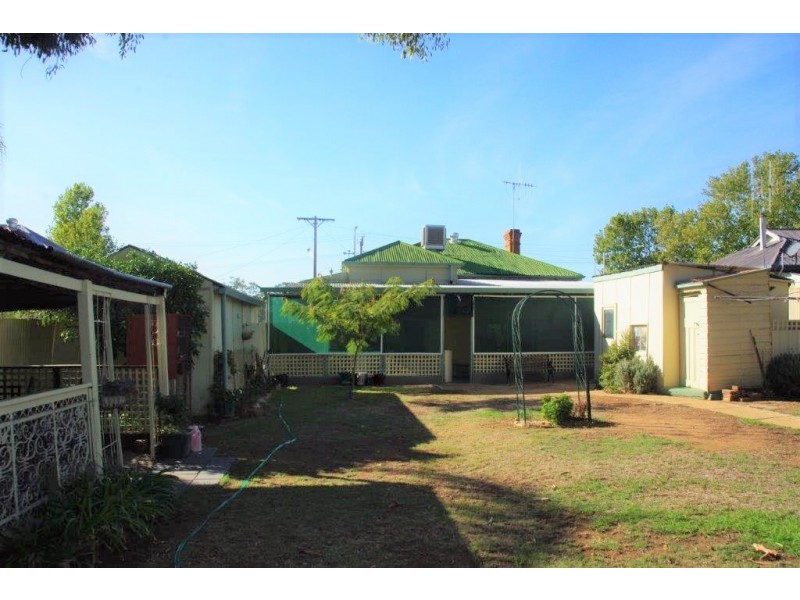 43 SIMPSON STREET, Wellington NSW 2820