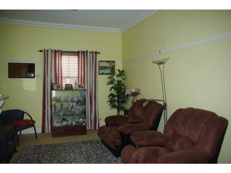 43 SIMPSON STREET, Wellington NSW 2820