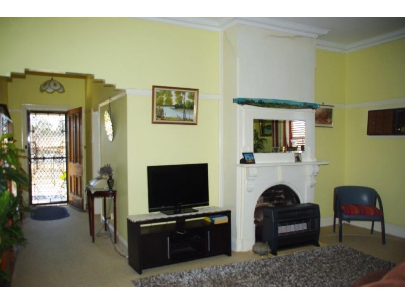 43 SIMPSON STREET, Wellington NSW 2820