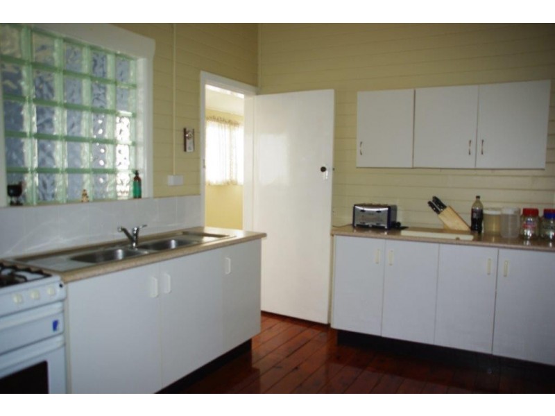 43 SIMPSON STREET, Wellington NSW 2820