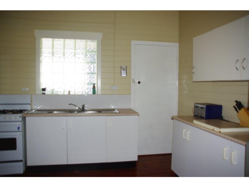 43 SIMPSON STREET, Wellington NSW 2820