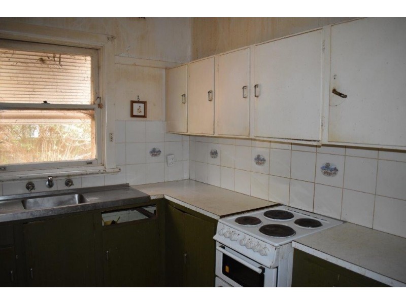 117 GISBORNE STREET, Wellington NSW 2820