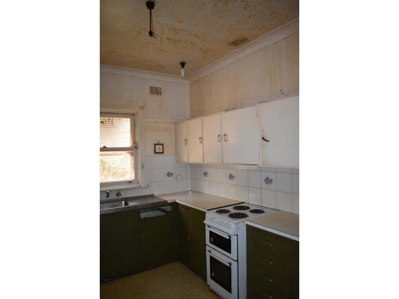 117 GISBORNE STREET, Wellington NSW 2820