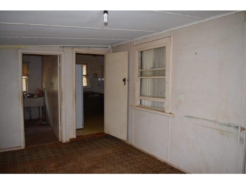 117 GISBORNE STREET, Wellington NSW 2820