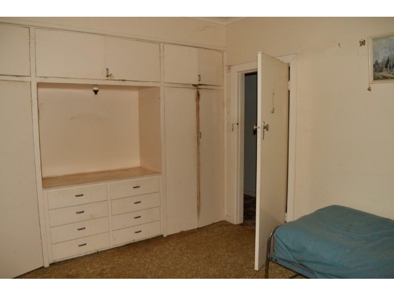 117 GISBORNE STREET, Wellington NSW 2820