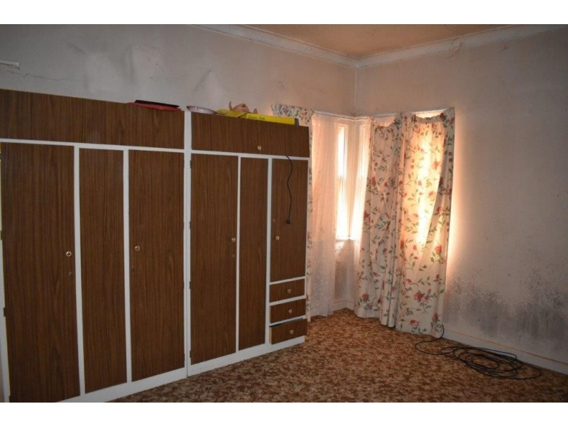 117 GISBORNE STREET, Wellington NSW 2820