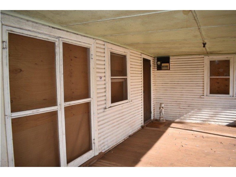 117 GISBORNE STREET, Wellington NSW 2820