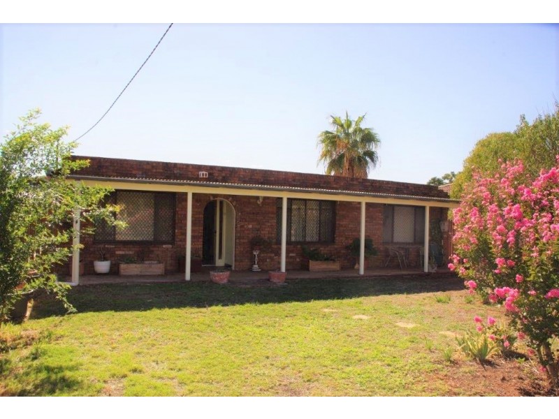 4 Dibbs Street, Wellington NSW 2820