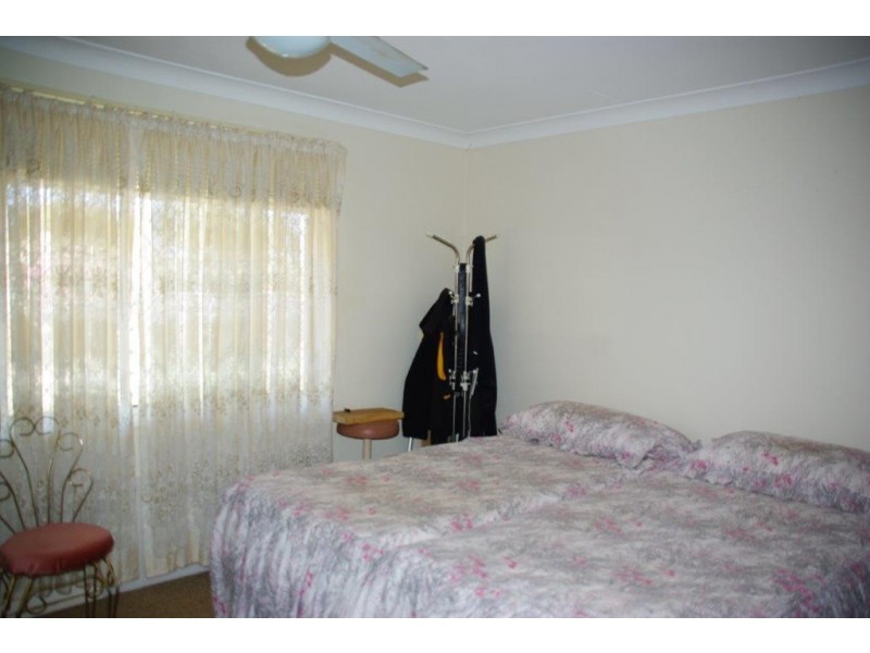 4 Dibbs Street, Wellington NSW 2820
