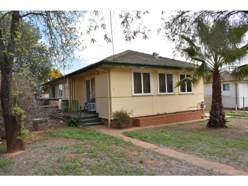 9 Pierce Street, Wellington NSW 2820