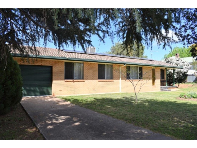 89 Montefiores Street, Wellington NSW 2820