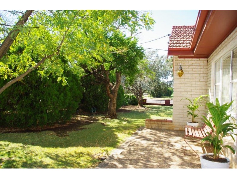 83 Gobolion Street, Wellington NSW 2820