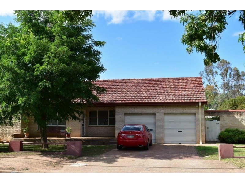 83 Gobolion Street, Wellington NSW 2820