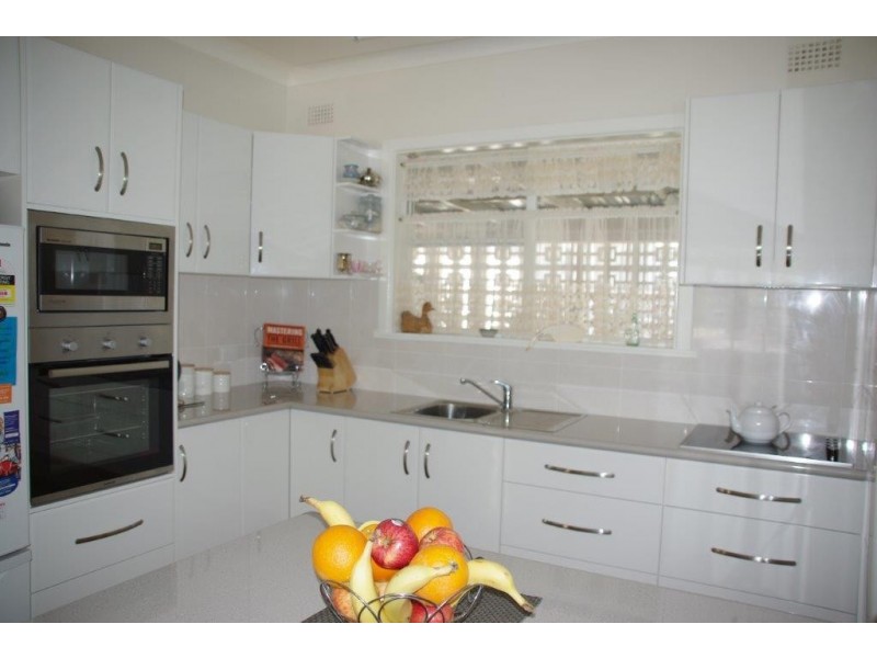 83 Gobolion Street, Wellington NSW 2820
