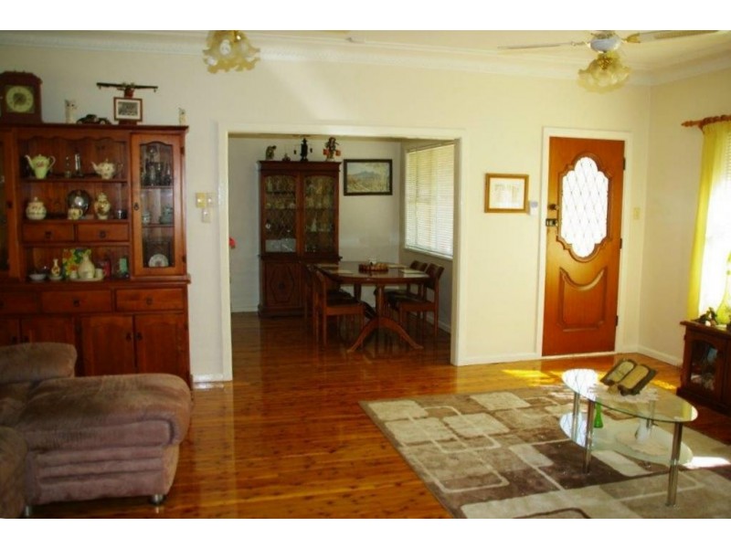 83 Gobolion Street, Wellington NSW 2820