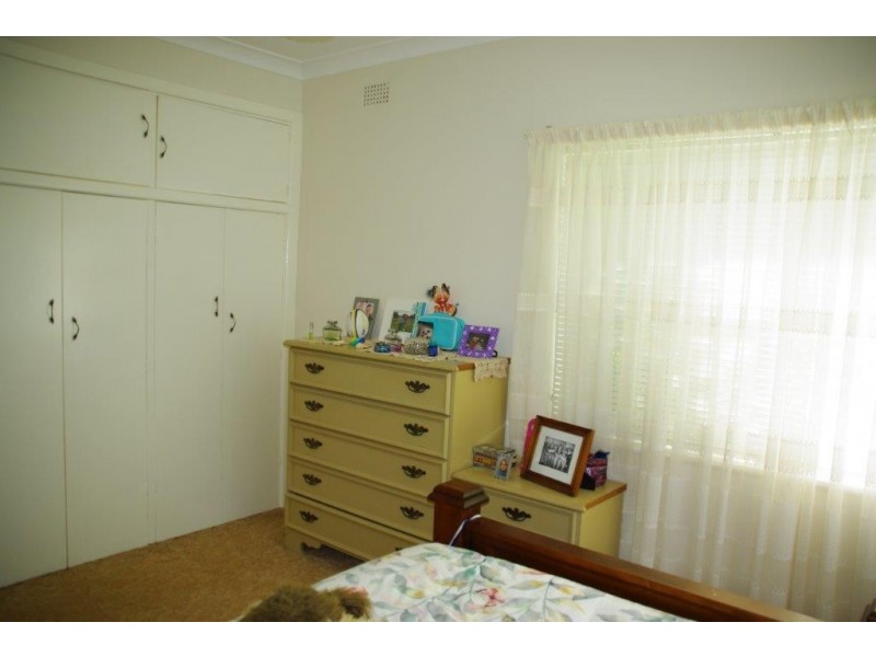 83 Gobolion Street, Wellington NSW 2820