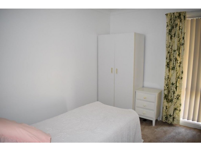 4 Hawkins Street, Wellington NSW 2820