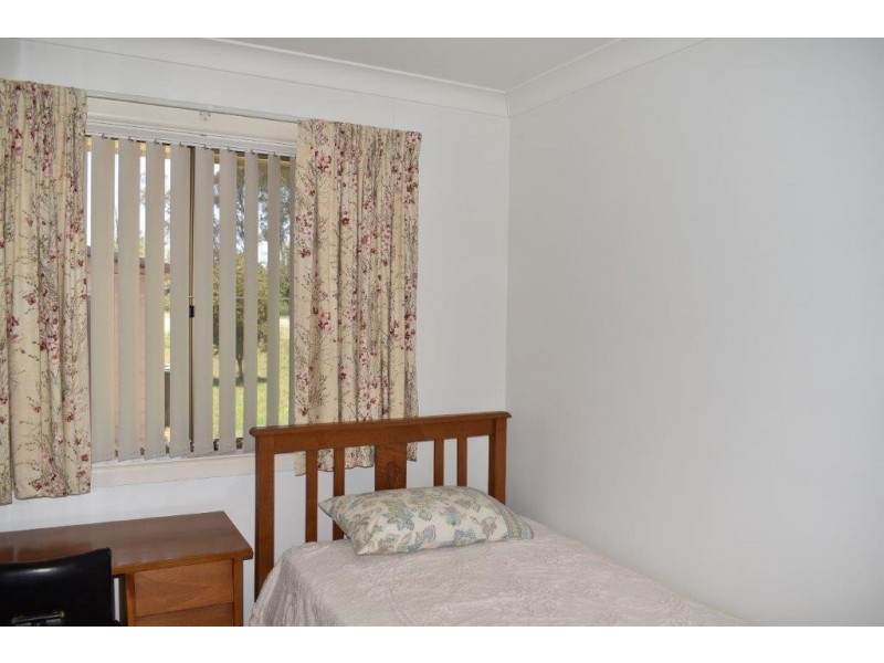 4 Hawkins Street, Wellington NSW 2820