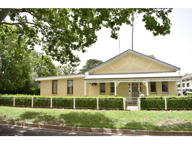 26 Whiteley Street, Wellington NSW 2820