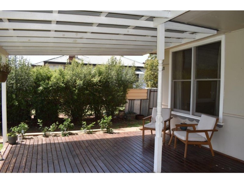21 King Street Yeoval via, Wellington NSW 2820