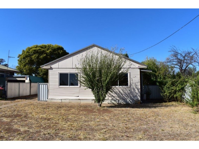 35 Hawkins Street, Wellington NSW 2820