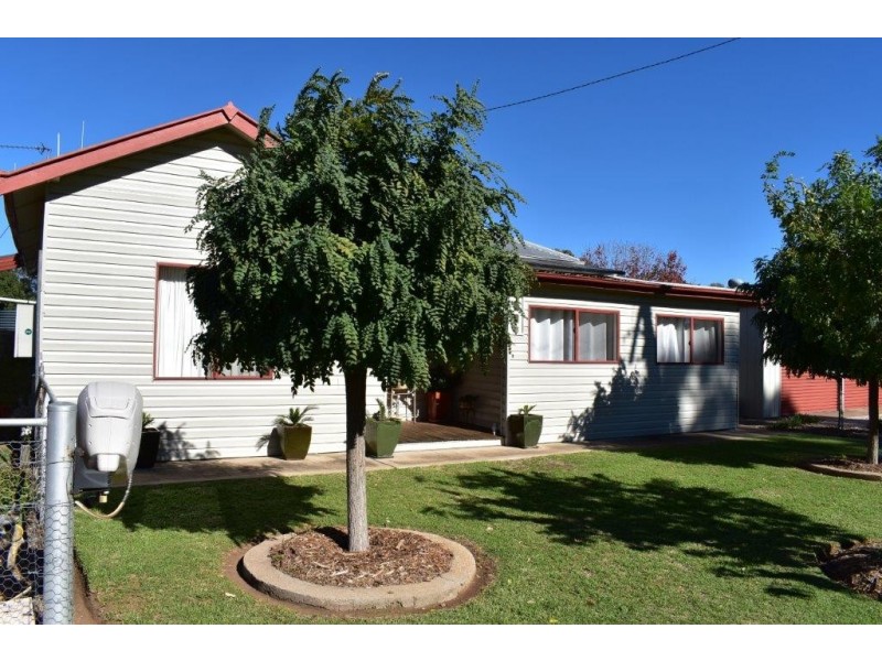 33 King Street Yeoval via, Wellington NSW 2820
