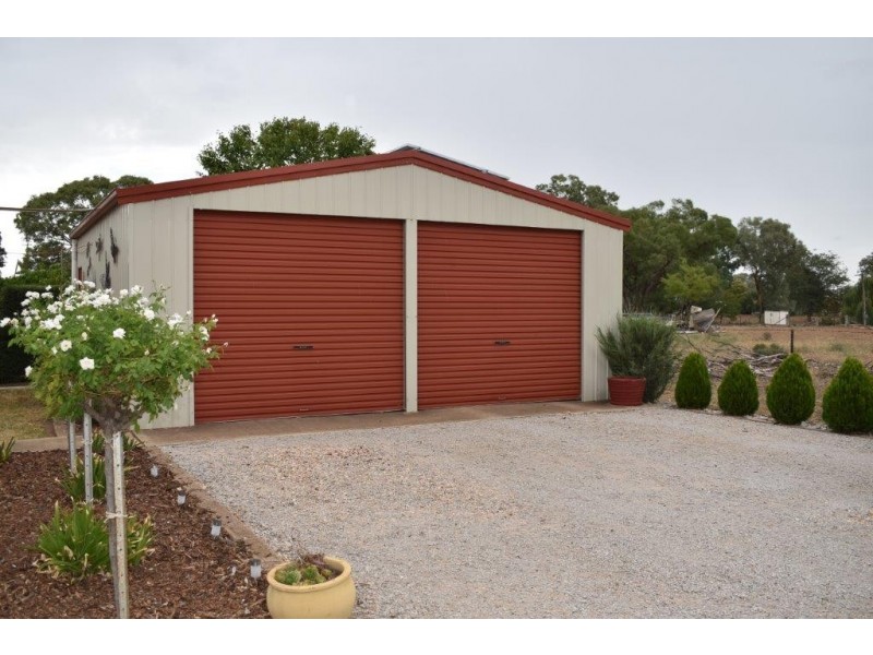 33 King Street Yeoval via, Wellington NSW 2820