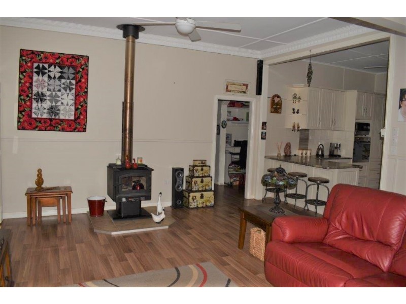 33 King Street Yeoval via, Wellington NSW 2820