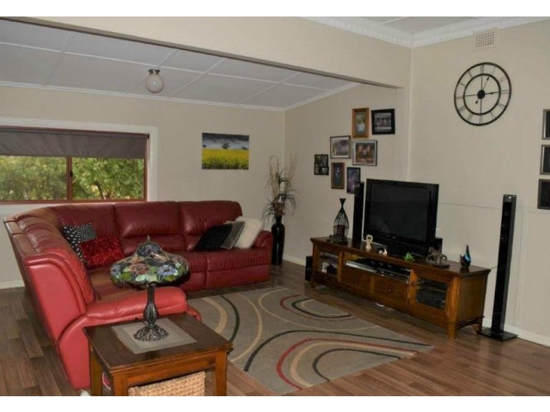 33 King Street Yeoval via, Wellington NSW 2820