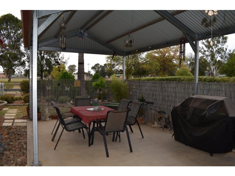 33 King Street Yeoval via, Wellington NSW 2820