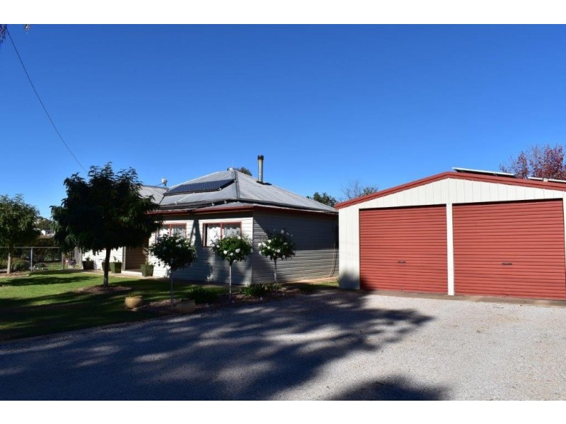33 King Street Yeoval via, Wellington NSW 2820