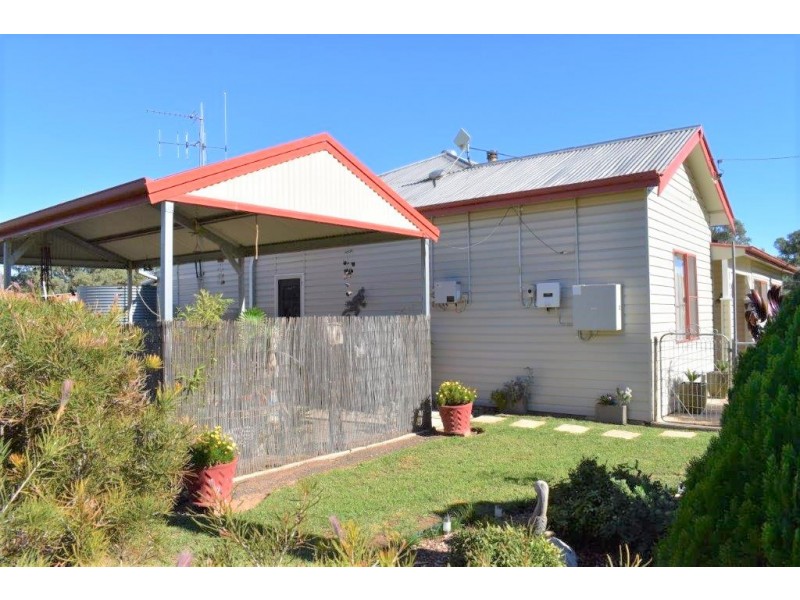 33 King Street Yeoval via, Wellington NSW 2820
