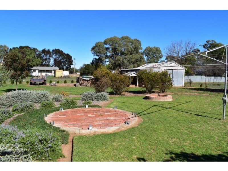 33 King Street Yeoval via, Wellington NSW 2820