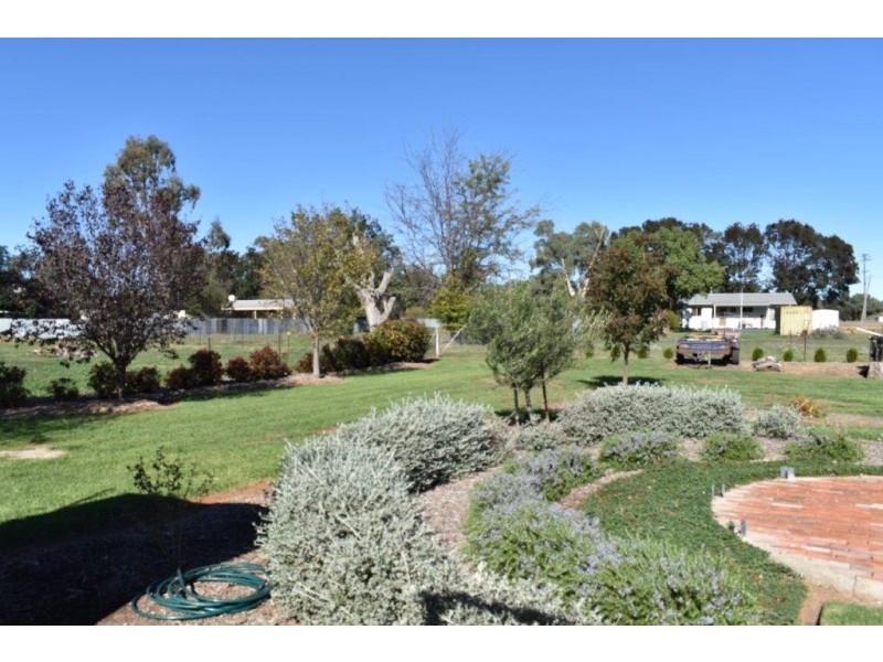 33 King Street Yeoval via, Wellington NSW 2820