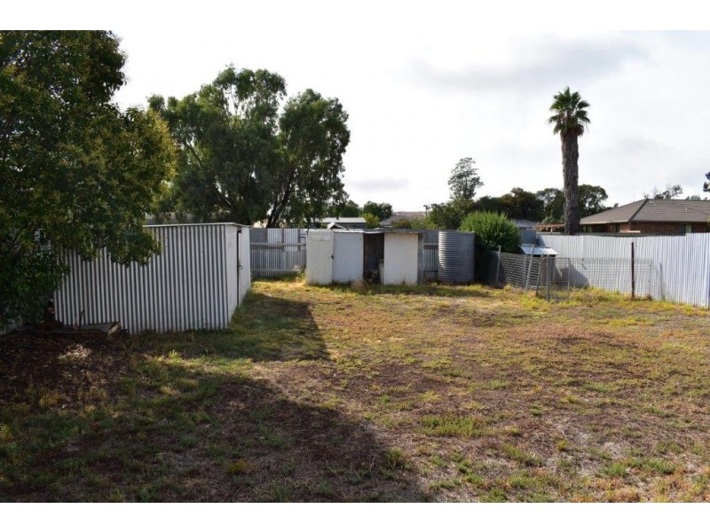 8 Railway Avenue, Wellington NSW 2820
