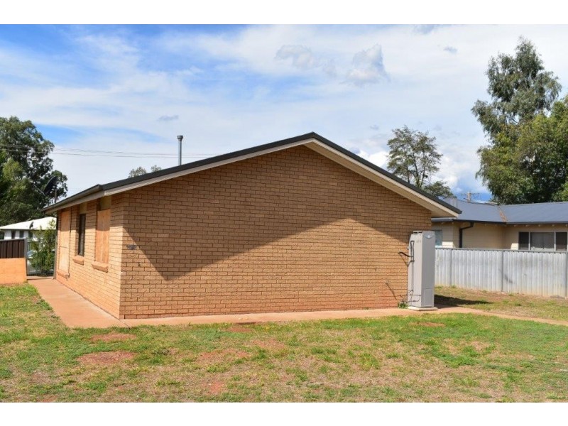 7 Walker Crescent, Wellington NSW 2820