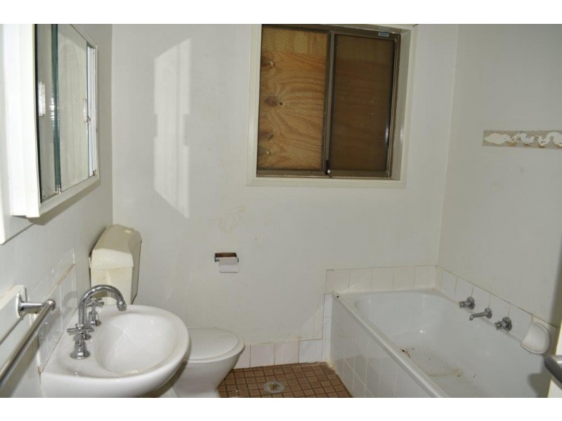 7 Walker Crescent, Wellington NSW 2820