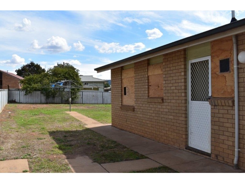 7 Walker Crescent, Wellington NSW 2820