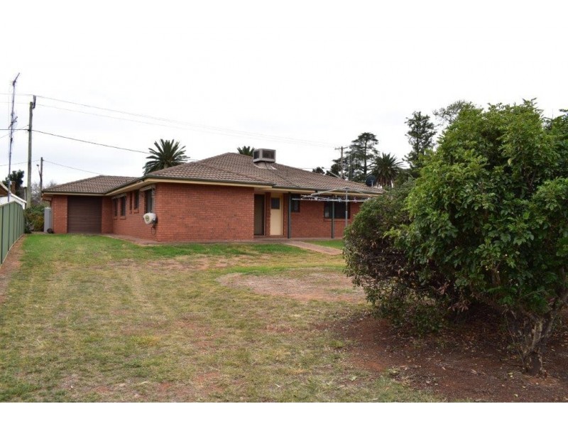 71 Warne Street, Wellington NSW 2820