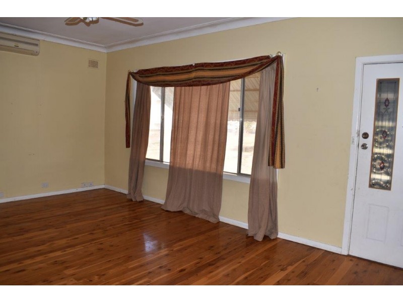 10 King Street, Yeoval NSW 2868