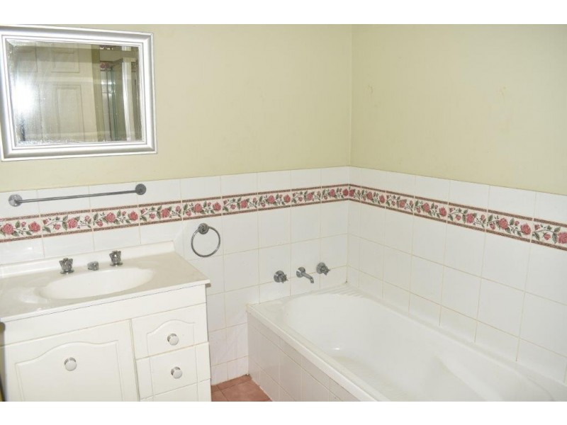 10 King Street, Yeoval NSW 2868