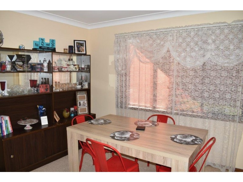 62 Montefiores Street, Wellington NSW 2820